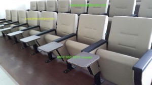 Kursi Auditorium type LL516 TB di UHAMKA