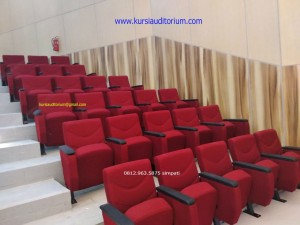 Kursi Auditorium type LL520 TB di Fasilkom UI Depok